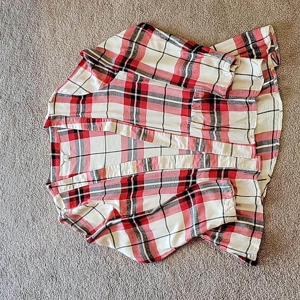 EUC Cato flannel shrug size medium